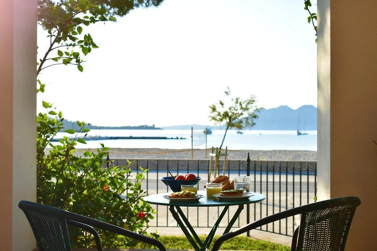 La Gola Apartment, First-Line Beachfront, Newly Refurbished Port de Pollenca 0*,  Spain