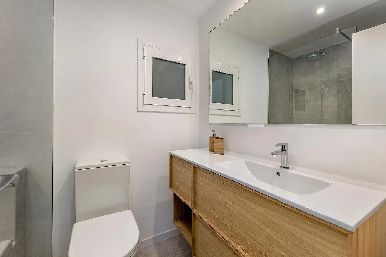 아파트 La Gola Apartment, First-Line Beachfront, Newly Refurbished 포엔샤 항구