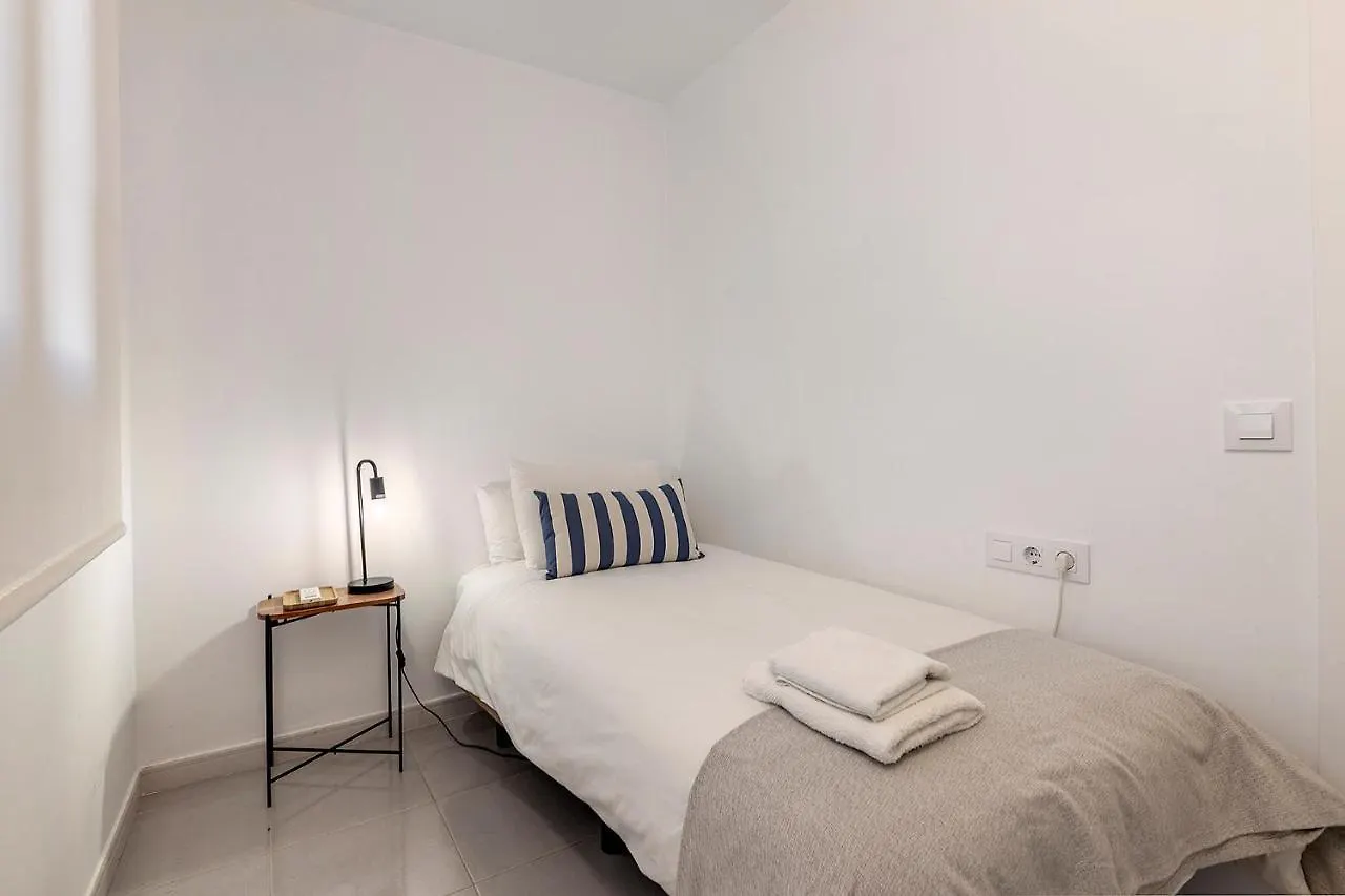 La Gola Apartment, First-Line Beachfront, Newly Refurbished 포엔샤 항구 0*,  스페인