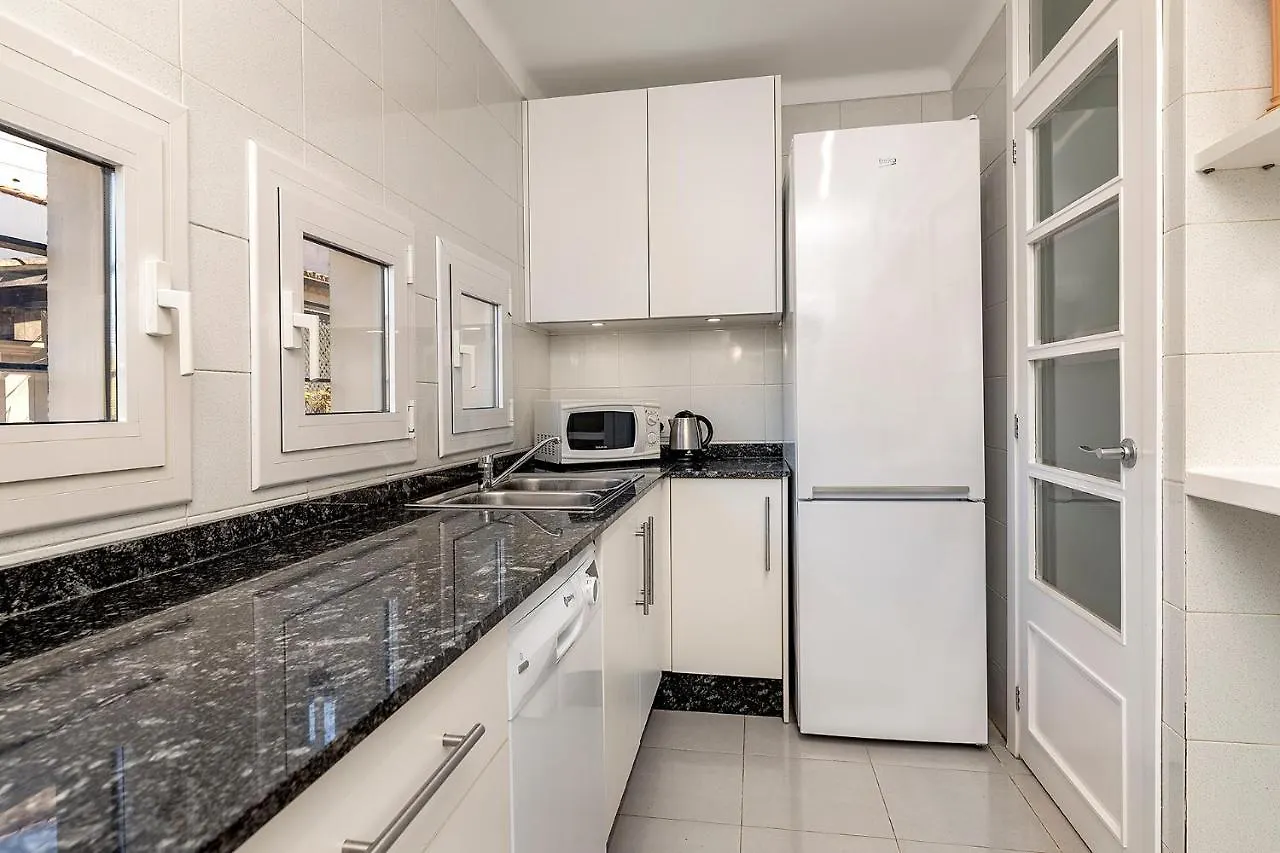 La Gola Apartment, First-Line Beachfront, Newly Refurbished 포엔샤 항구 0*,