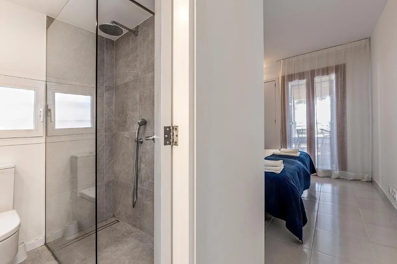 La Gola Apartment, First-Line Beachfront, Newly Refurbished 포엔샤 항구
